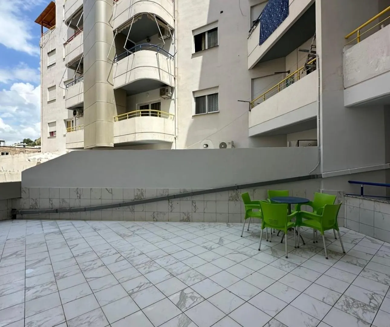 Aba'S Apartaments City Vlore 0*,  Albania
